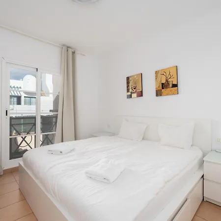 Park & Pool Apartment *