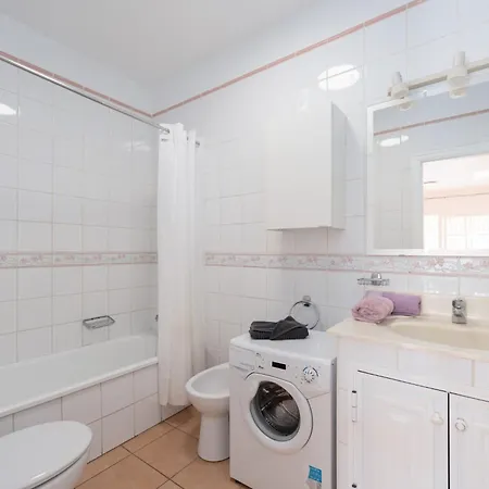 Park & Pool דירה *